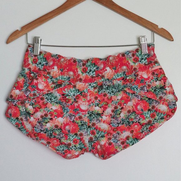 Vintage Lululemon Pink and Green Floral Succulent Pattern Short Shorts - Picture 2 of 5
